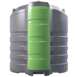 Szary zbiornik Kingspan FuelMaster model 2500L z zieloną obudową pompy, widoczny z przodu.