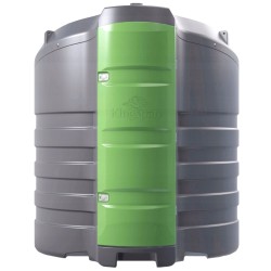 Szary zbiornik Kingspan FuelMaster model 2500L z zieloną obudową pompy, widoczny z przodu.