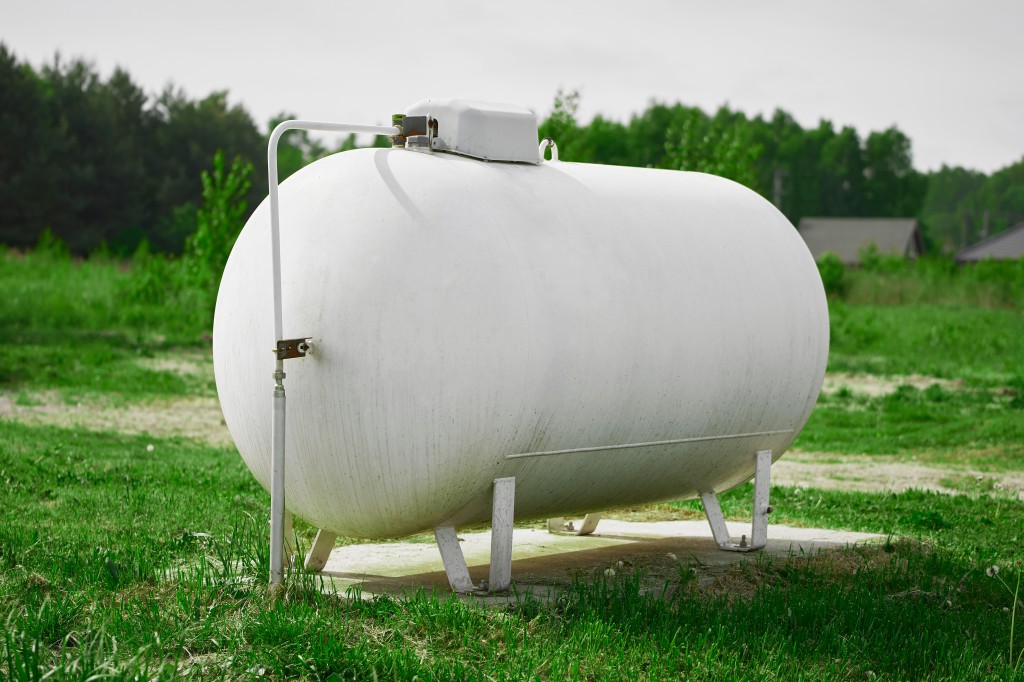 Jak prawidłowo zainstalować i zabezpieczyć zbiornik na olej opałowy?