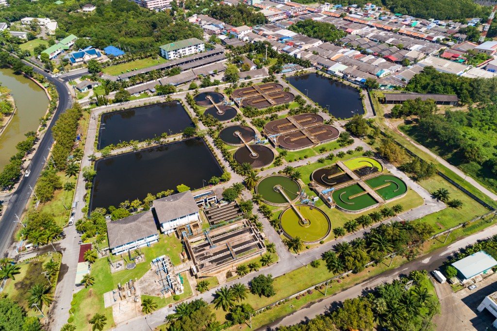 Jakie są rodzaje przepompowni ścieków i gdzie się je stosuje?
