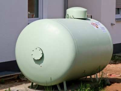 Czy warto inwestować w zbiornik na benzynę do zastosowań komercyjnych?