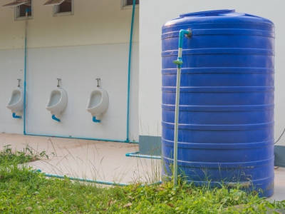 Jakie są rodzaje zbiorników na deszczówkę i który z nich wybrać?
