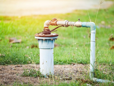 Jak działa pompa głębinowa? Jakie są jej rodzaje?